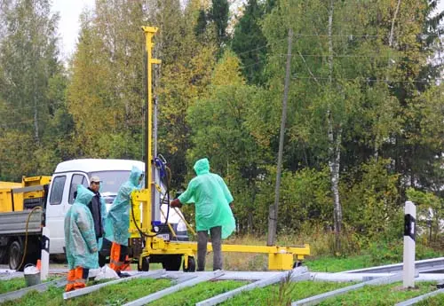 Машина ППМ для установки дорожного барьерного ограждения